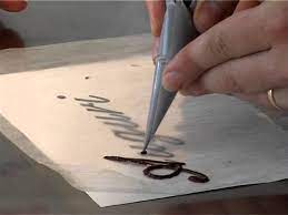 (926 risultati pertinenti) prezzo (€) qualsiasi prezzo. Scritte Di Cioccolata Per Torte Benvenuti A Tavola 08 07 2011 Youtube