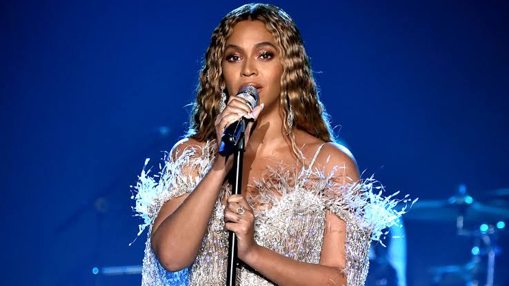 Beyonce Performance at City of Hope Gala With Jay-Z, Pharrell