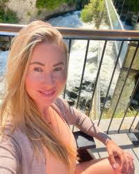 Warren Beveridge's Instagram, Twitter & Facebook