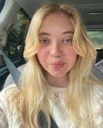 Colleen Shaffer's Instagram, Twitter & Facebook