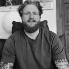 A usual intermission in a hockey game turned out to be the most surprising mascot show ever!ovi geno kuznetsov prank surprise fans mascot madeinrussia Michkov Vs Bedard Zwei Ausnahmetalente Auf Den Spuren Von Ovechkin Und Crosby Ep Rinkside De