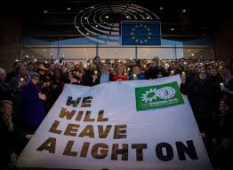 Discover a campbeltown whisky gem: Scotia Va Continua Sa Arboreze Drapelul Ue In Fata Parlamentului Dupa Brexit Si Cere Un Nou Referendum Pentru Independenta Mobile