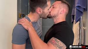 inked muscle man from Canada gets head in France [Video]