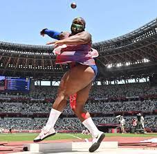 Before the finals, the shot putter nicknamed the hulk. K97ir4ki15k3qm