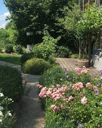 Gefallt 772 Mal 34 Kommentare Ein Schweizer Garten Einschweizergarten Auf Instagram Die Draussenschlaf Saison Ist Offizi Secret Garden Garden Instagram