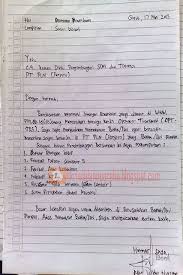 Surat lamaran kerja juga dibuat satu halaman penuh, dan biasanya surat lamaran kerja ini dikirim beserta surat keterangan riwayat seorang pelamar. Contoh Surat Lamaran Kerja Tulis Tangan Dan Ketik Komputer Surat Tulisan Tangan Tulisan