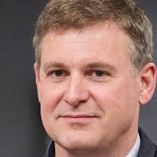 Mauricio Moura's Instagram, Twitter & Facebook