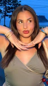 I reacted to my worst outfits