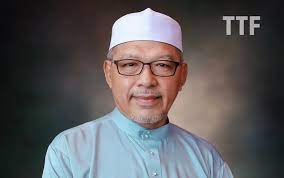 Pejabat saya telah hubungi pejabat menteri besar kelantan untuk (tetapkan) tarik sesuai bagi kita bertemu dan mendapatkan penjelasan daripadanya. Pejabat Menteri Besar Kelantan Tuduhan Guna Rm400 Juta Beli Mercedes Fitnah The Third Force