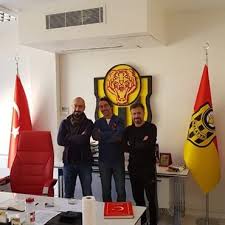 Mücadele sonrası düzenlen basın toplantısında konuşan evkur yeni malatyaspor teknik sorumlusu hakan çalışkan, iyi bir galibiyet elde ettiklerini ifade ederek, erzurum son haftalarda çıkıştaydı. Evkur Yeni Malatyaspor Un Basarisindaki Sir Ekibinde Gizli Spor Haberleri