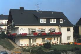 Unser gepflegtes landhaus befindet sich in ruhiger lage nur 5 gehminuten zum ortszentrum und zum see. Pension Haus Bergblick Willingen Home Facebook