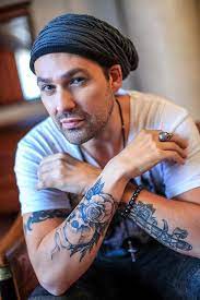 Tattoo johnny is the best place to find the largest variety of professional tattoo designs. Pin By Anke Hollstein On David David Garrett David Violinist