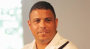 Ronaldo'da her daim saç modeli ile dikkat çeken bir oyuncu. Brezilyali Ronaldo Dan Adasina Ovgu Trt Spor Turkiye Nin Guncel Spor Haber Kaynagi