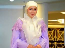 Elly Mazlein Tolak Tawaran RM500,000 Buka Tudung