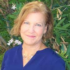 Lisa Toller's Instagram, Twitter & Facebook