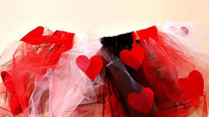 Start by gluing three cards together fanned out. Easy Diy Queen Of Hearts Costume Diamondstuds Com Blog