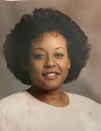 Carolyn Phipps's Instagram, Twitter & Facebook