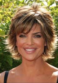 Top 10 Breathtaking Lisa Rinna Hairstyles