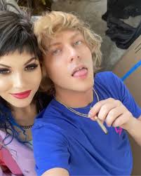 Brett Grace (@brettgrace) • Instagram photos and videos