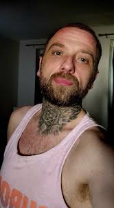 Didn't think I'd be ok with the short hair, but I'm here for it haha 💚