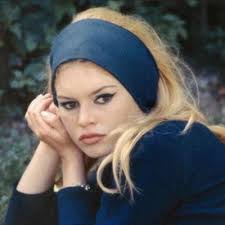 Ginette Johnson (@luxeboutiqueUS)