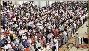 Ada yang setelah takbiratul ihram, dia langsung ada yang melihat situasi, kalau shalat belum hampir selesai dan imam belum tahyat askhir, maka ia menunggu dahulu imam berdiri, tapi kalau ternyata. Maksud Makmum Masbuk Muwafiq Aku Islam