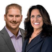 Nicole Pauling's Instagram, Twitter & Facebook