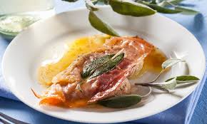 Nel frattempo, prendete il fegato di vitello e lavatelo accuratamente sotto l'acqua corrente; Ricette Con Il Fegato Tre Piatti Da Sperimentare In Cucina