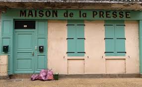 Non A La Presse Poubelle Facade Boutique Poubelle Devanture Magasin