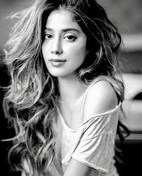 Born to sridevi and boney kapoor, she made her debut in 2018 with the commercially successful romantic drama dhadak. Jhanvi Kapoor Wiki Bio Age Instagram Education Twitter Birthday Movie Beautiful Bollywood Actress Indian Bollywood Actress Bikini Pictures