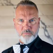 Daniel Pendleton's Instagram, Twitter & Facebook