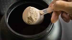 Whey protein isolates (wpi) are the purest form of whey protein that currently exists. Protein Shakes Bei Muskelaufbau Do S And Dont S Muskelmacher Shop Magazin