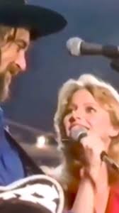 Ladies love outlaw and Waylon Jennings was the greatest of them all 🤠😎