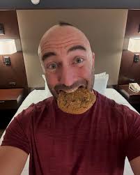 I cannot tell you what hotel I'm staying at, but I can tell you there's a  chocolate chip cookie involved. #getbonked #iwasholdingoutforquadrupletree