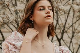 Site de bijoux avec pierre pas chers, plaqué or, lithothérapie, ...