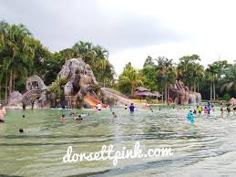 Kontraktor yang berminat dan berkelayakan bolehlah menyertai lawatan tapak pada 25 jun 2020 (khamis) jam 11.00 pagi di pusat rekreasi kolam air panas, sungai gersik, muar, johor. Family Holiday At Felda Residence Hot Springs Sungkai Perak Dorsett Pink