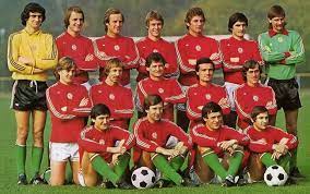 Que c'est difficile de contourner ces hongrois. 10 Juin 1978 France 3 1 Hongrie Premier Tour De Coupe Du Monde