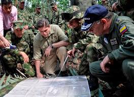 Juan carlos pinzón bueno (born december 22, 1972 in bogotá) is a colombian diplomat, politician and economist. Juan Carlos Pinzon Un General Sin Soles Las2orillas