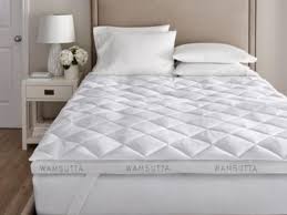 Achieve Luxury Hotel Comfort At Home With A Top Rated Featherbed Mattress Topper In 2020 Mattress Mattress Topper Best Mattress