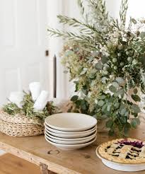 3 Ways To Set A Holiday Table Rip Tan In 2020 Holiday Table Settings Holiday Tables Entertainment Table
