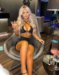 When did wayne rooney play for manchester united? Egpiyfr1qbzmym