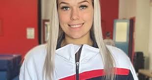 Lauren Clemens's Instagram, Twitter & Facebook