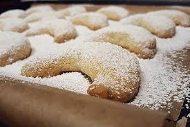 Uromas Vanillekipferl Von Binchen 70 Chefkoch Kekse Backen Rezept Vanillekipferl Rezept Vanillekipferl