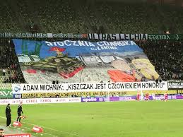 After that they walked, with a heavy police escort, towards the stadium. Ultrasi Lechii Gdansk Znow Napsuli Krwi Postkomunie Sie Mysli