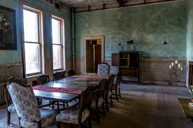 This room is considered one of the finest carved rooms in england outside of the houses of parliament. Preston Castle Dining Room 1 Of 1 Calexplornia