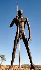 We stopped aileron to see the giant the anmatjere man but was treated with another giant sculpture the anmatjere woman and child both created by artist mark egan. Located Approx 150 Km North Of Alice Springs At The Aileron Roadhouse Caravan Park The Anmatjere Man Took A Year Aboriginal Man Australia Iconic Landmarks