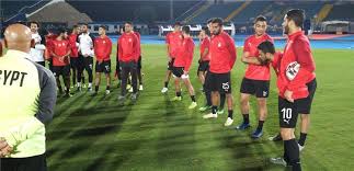 وصل في التاسعة مساء اليوم النجم المصري محمد صلاح لاعب ليفربول قادما لندن، لقضاء ينطلق غدًا معسكر منتخب مصر مواليد 2003 استعدادًا لبطولة كأس العرب للشباب، والتى تستضيفها. Ù…ÙˆØ§Ø¹ÙŠØ¯ Ù…Ø¨Ø§Ø±ÙŠØ§Øª Ø£Ù…Ù… Ø¥ÙØ±ÙŠÙ‚ÙŠØ§ ØªØ­Øª 23 Ø³Ù†Ø© Ø§Ù„ÙŠÙˆÙ… Ø§Ù„Ø¬Ù…Ø¹Ø© 8 11 2019 ÙˆØ§Ù„Ù‚Ù†Ø§Ø© Ø§Ù„Ù†Ø§Ù‚Ù„Ø© Ù…ØµØ± Ø¶Ø¯ Ù…Ø§Ù„ÙŠ ÙˆØ§Ù„ÙƒØ§Ù…ÙŠØ±ÙˆÙ† Ø£Ù…Ø§Ù… ØºØ§Ù†Ø§ Ø¨Ø·ÙˆÙ„Ø§Øª