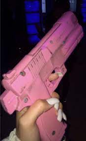 #pink #aesthetic #baddie #gun #glitter #pinkaesthetic images. By ð–‡ð–†ð–‰ð–†ð–˜ð–˜ ð–œð–†ð–'ð–'ð–•ð–†ð–•ð–Šð–—ð–˜ Pink Guns Pink Aesthetic Bad Girl Wallpaper