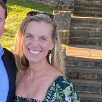 Hillary Jones's Instagram, Twitter & Facebook