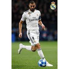 Real Madrid Benzema Poster In 2021 Real Madrid Madrid Poster